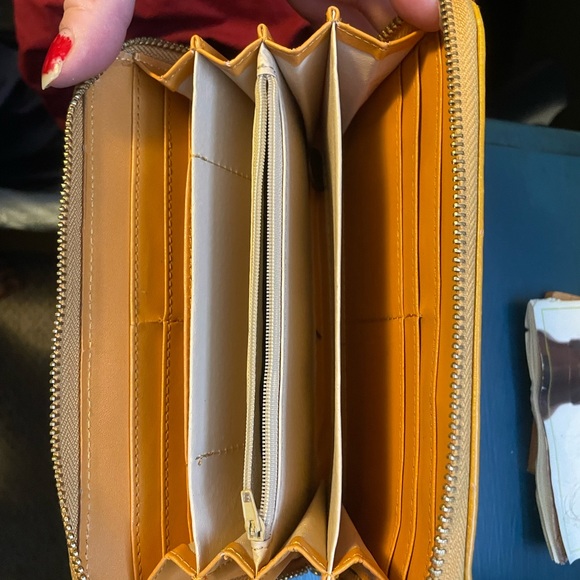 Wallet - Picture 3 of 7